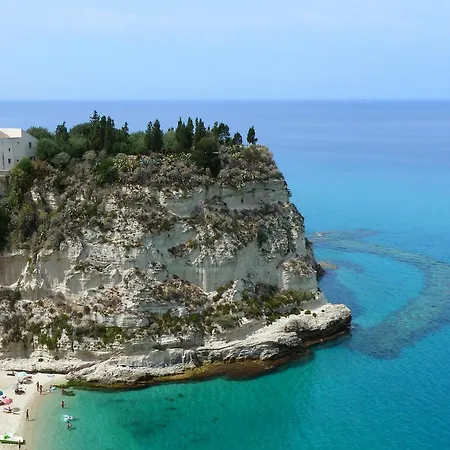 Bed & Breakfast Double Room, Air Conditioning, Bathroom, In The Center Of Calabria Tropea